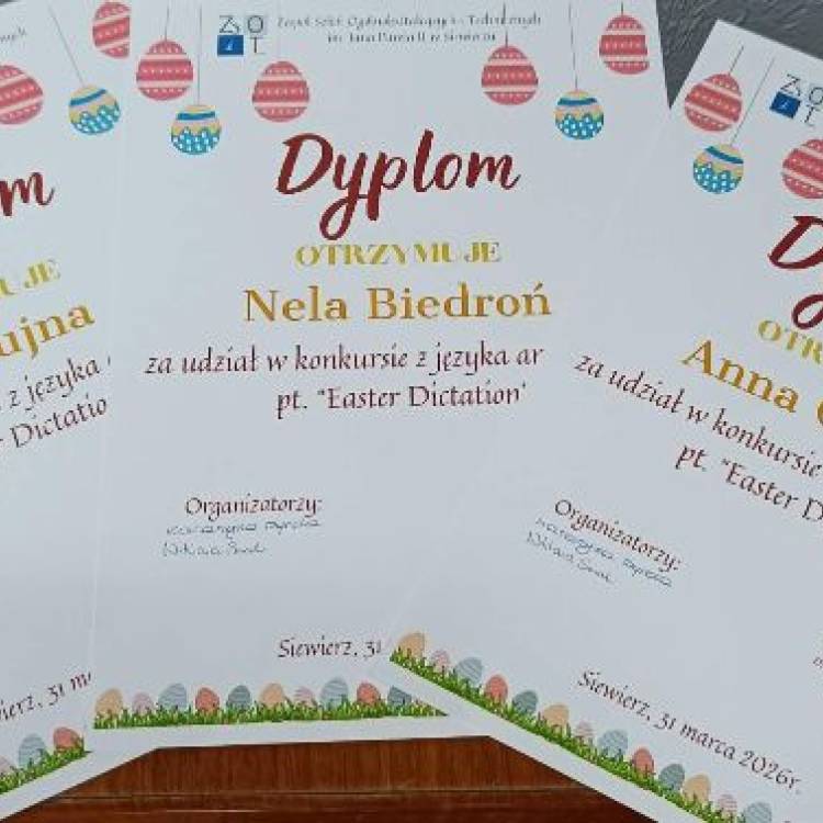 Sukcesy naszych uczennic w Konkursie „Easter Dictation”